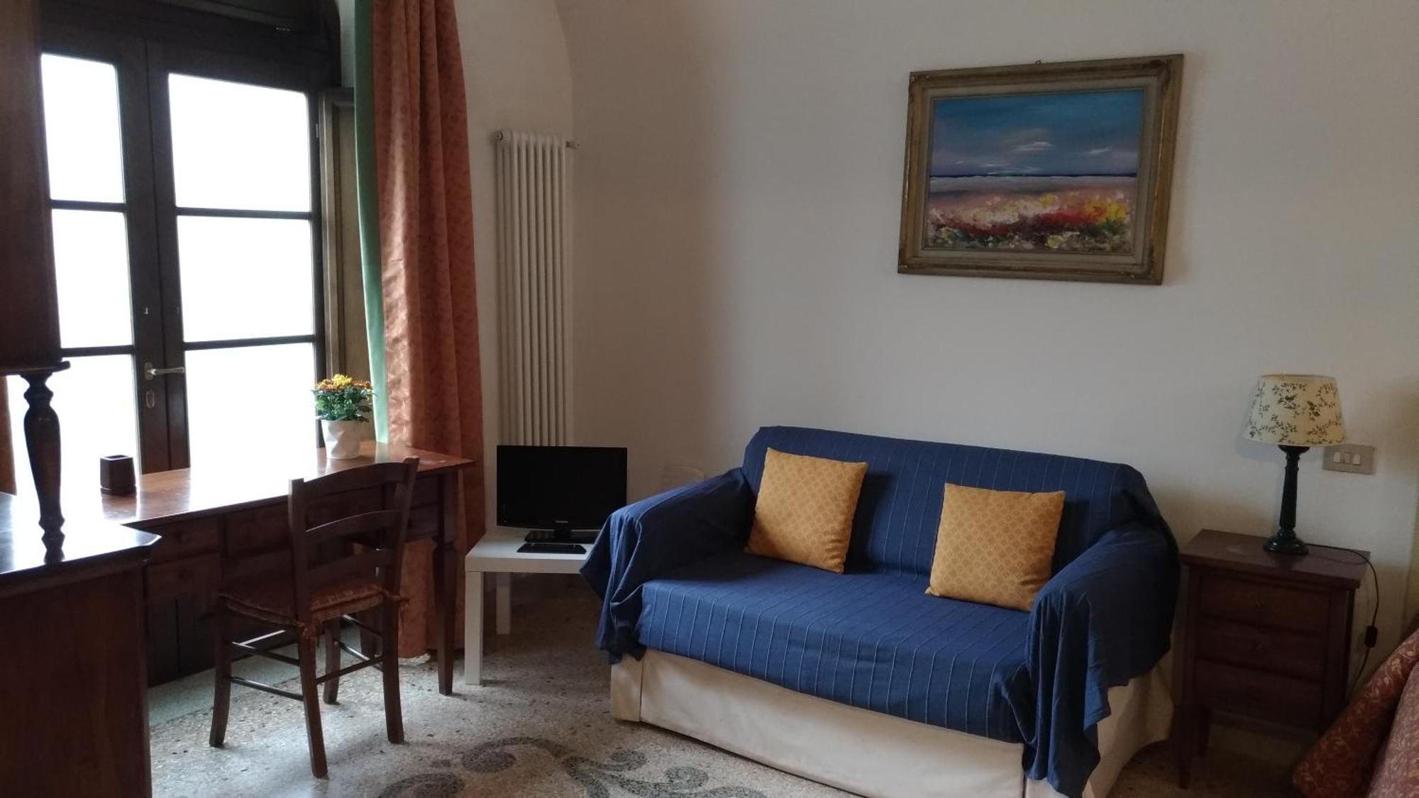 Accogliente Monolocale Nel Centro Di Lägenhet